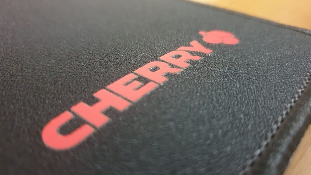 마우스 패드 청소하기: 세척 방법과 주의사항 1 체리 g80