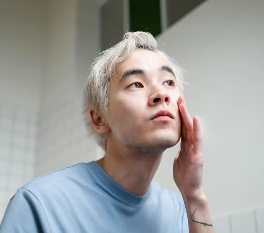 겨울철 피부 관리와 보습력의 중요성, 남성 화장품 추천 TOP3 2 at0103pexels ron lach 8160467