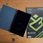 레노버 Y700 2세대를 한단계 업그레이드 시키는 좀비베리어 로열 AR 필름 – 빛 반사 없이 선명하게!